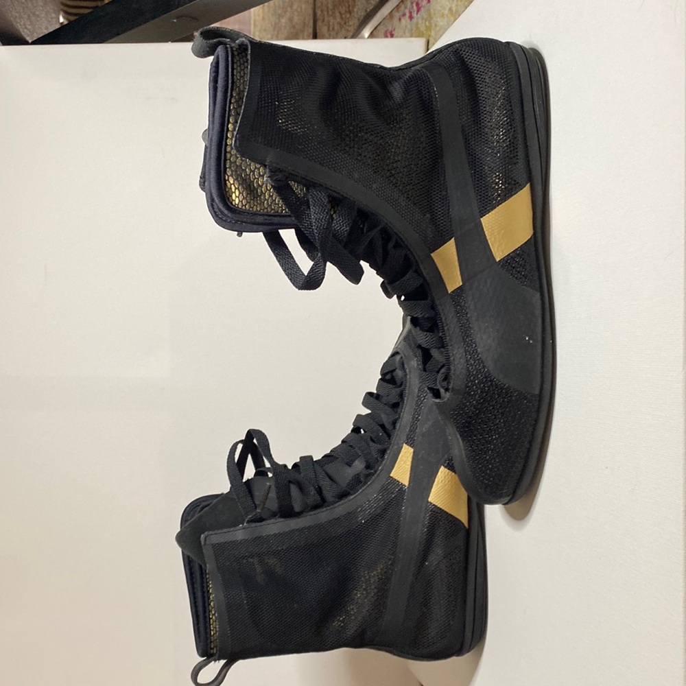 Black and Gold Boxing Shoes